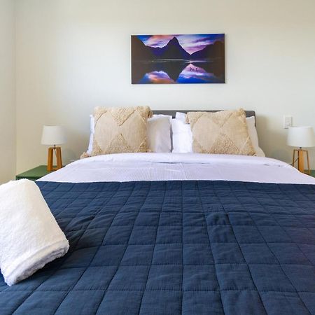 Conveniently Located 2Br Townhouse In West Akl Leilighet Auckland Eksteriør bilde