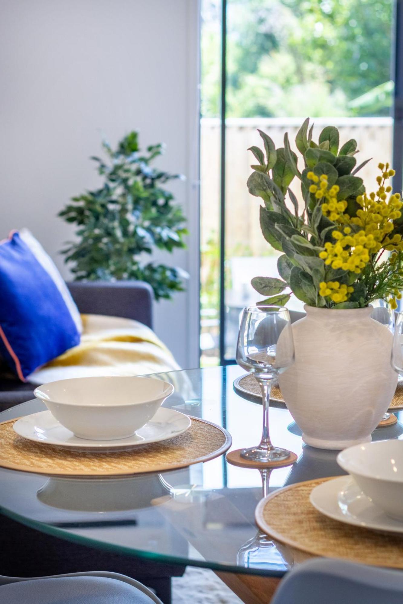 Conveniently Located 2Br Townhouse In West Akl Leilighet Auckland Eksteriør bilde
